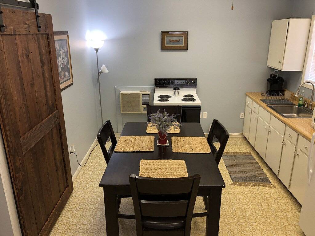 The Cottage at Sunset View Estate. Close to rafting, hiking, Dollywood 30 mins. in Cocke County