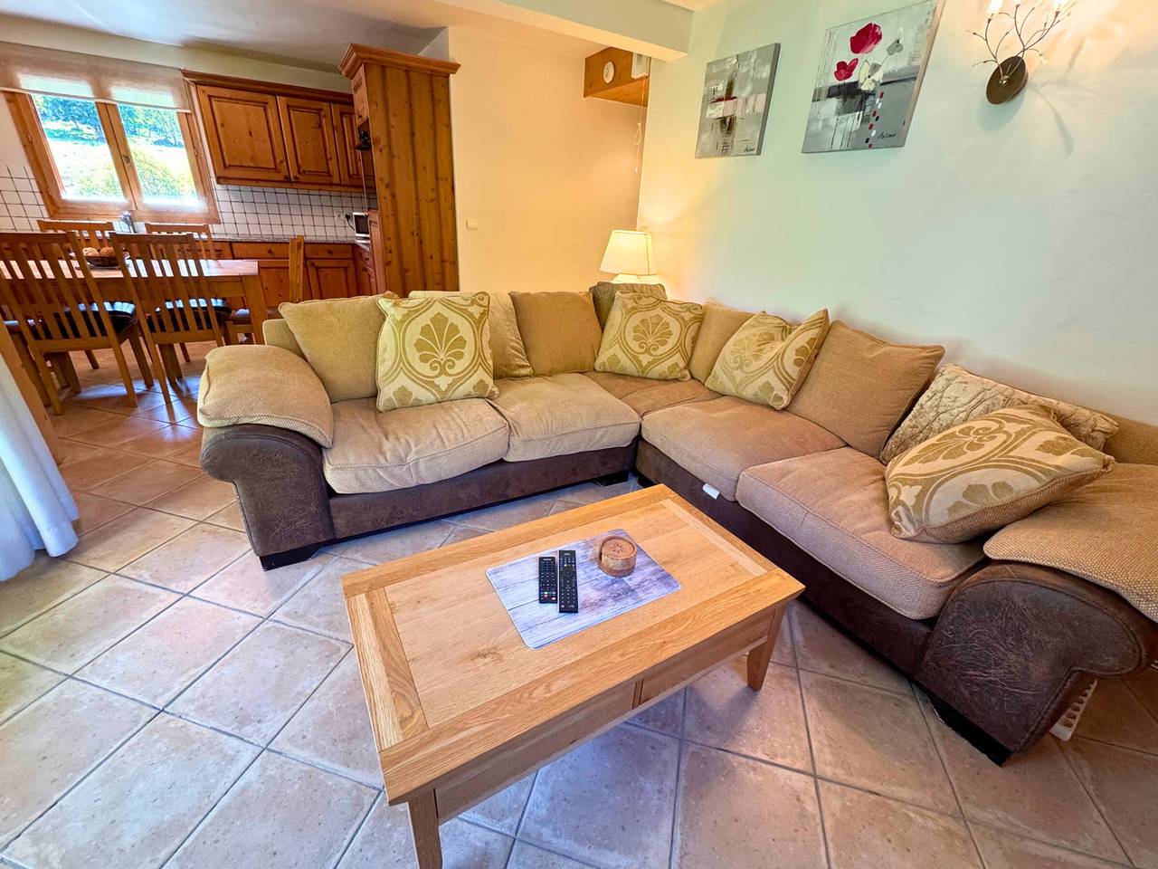 Entire apartment, Spacious 4-Room Apartment with Ski Access, Balcony, and Stunning Views near Les Menuires in Saint-Martin-de-Belleville, Les Trois Vallées