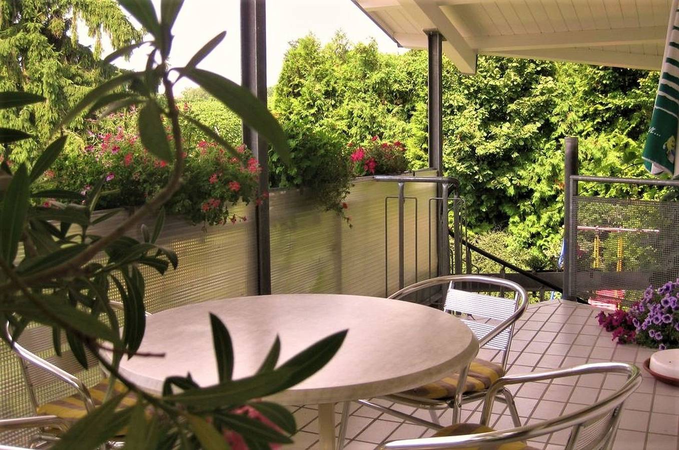 Appartement entier, Appartement de vacances '2, 55 m²' avec vue sur la montagne, Wi-Fi et climatisation in Waltershofen, Freiburg