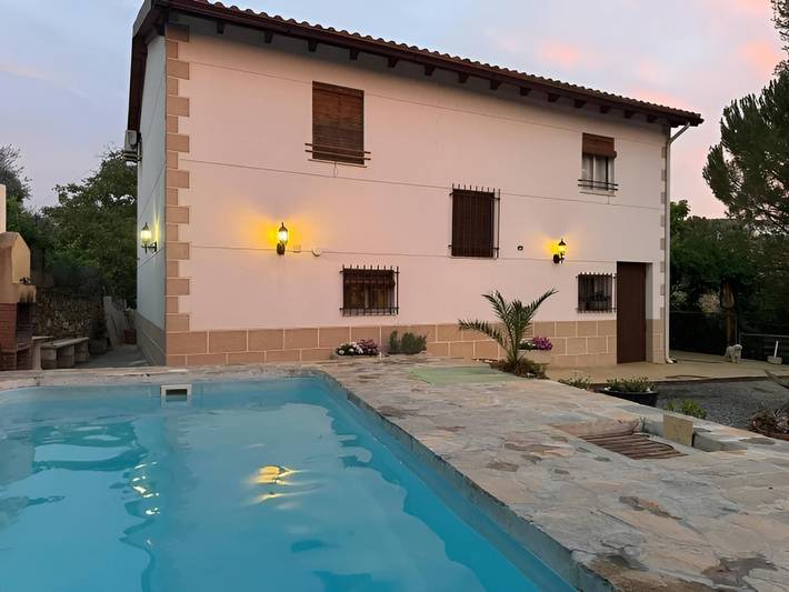 Casa de huéspedes para 10 personas, con Terraza y Jardín en Sierra Sur Jaen