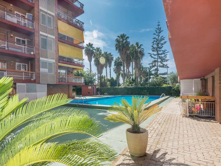 Ferienwohnung für 6 Personen, mit Balkon und Garten sowie Kinderpool und Pool in Pineda de Mar - 4