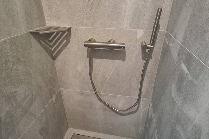 Apartamento entero, Apartment with a Garden, Near Downtown. On-site covered parking. in Chambéry, Chambéry region