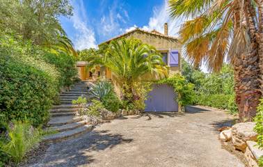 Gîte pour 6 personnes, avec jardin ainsi que terrasse et piscine à Roujan