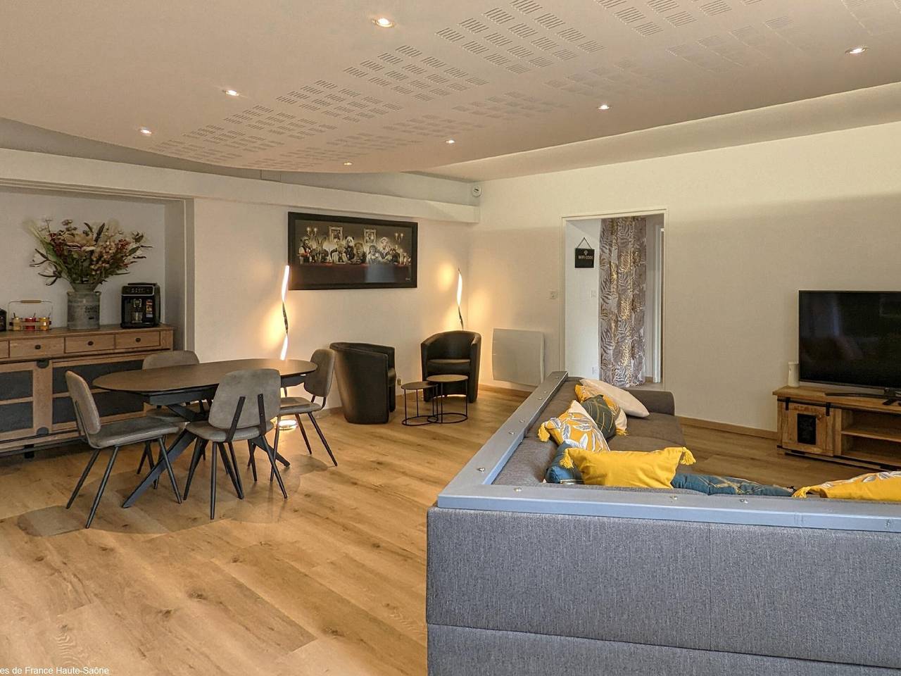 Schöne renovierte Wohnung mit Wlan und sicherem Parkplatz in Vesoul in Vesoul, Haute-Saône