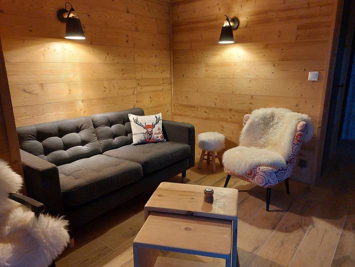 Gîte pour 4 personnes, avec jardin et terrasse à Les Déserts - 2