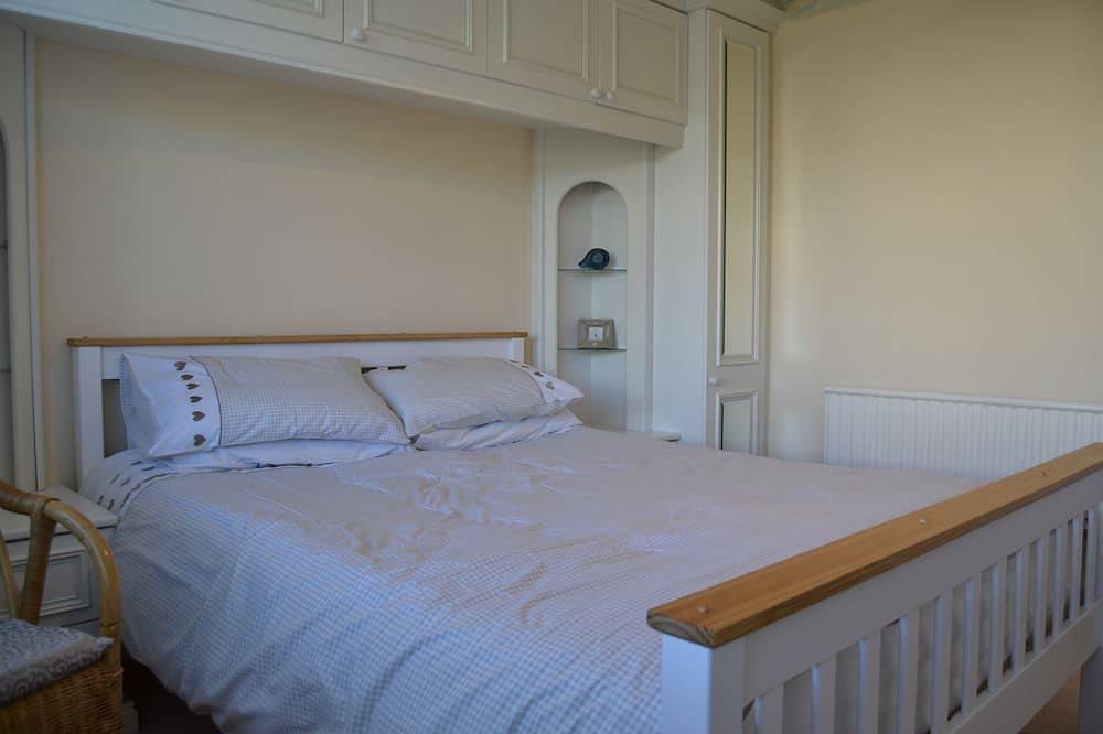Whitstable house with a view - with parking. in Whitstable, Kent