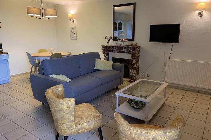 Gîte pour 5 personnes, avec terrasse et piscine, animaux acceptés à Bouresse