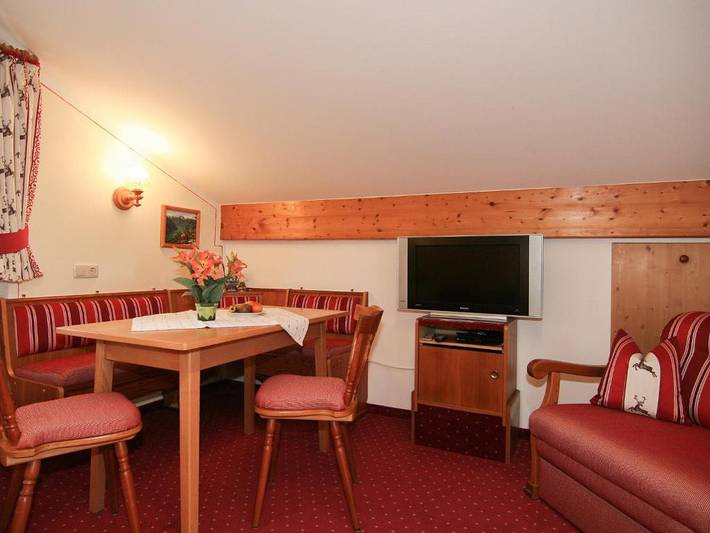 Ganze Ferienwohnung, Haus am Reschenberg Ferienwohnungen - Ferienwohnung Ramsau, 1-2 Personen, 28 qm, Balkon, Wohn-Schlafzimmer, Mansarde in Ramsau bei Berchtesgaden, Berchtesgadener Alpen