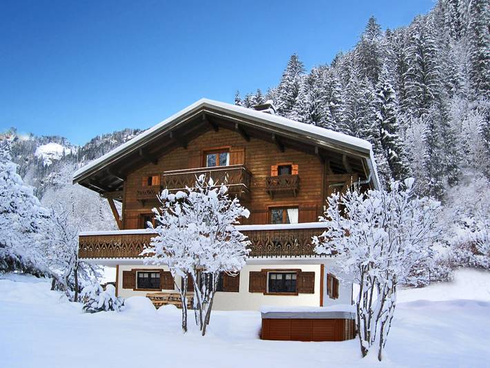 Chalet pour 8 personnes, avec terrasse et jacuzzi dans Les Portes du Soleil