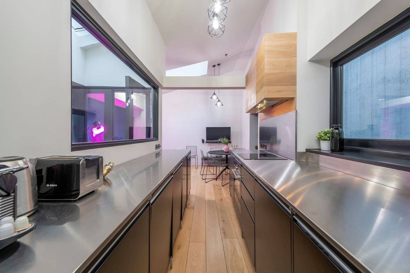 Ganze Wohnung, The Insta Playhouse - Covent Garden - by Frankie Says in Covent Garden, London