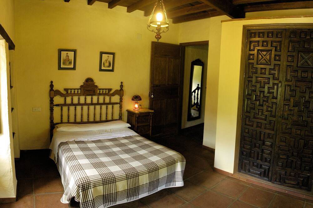 Andalusien, Cadiz, Haus/Finca, mit Flussblick, Wlan, 8-12 Personen, Pool. in Ubrique, Pueblos Blancos