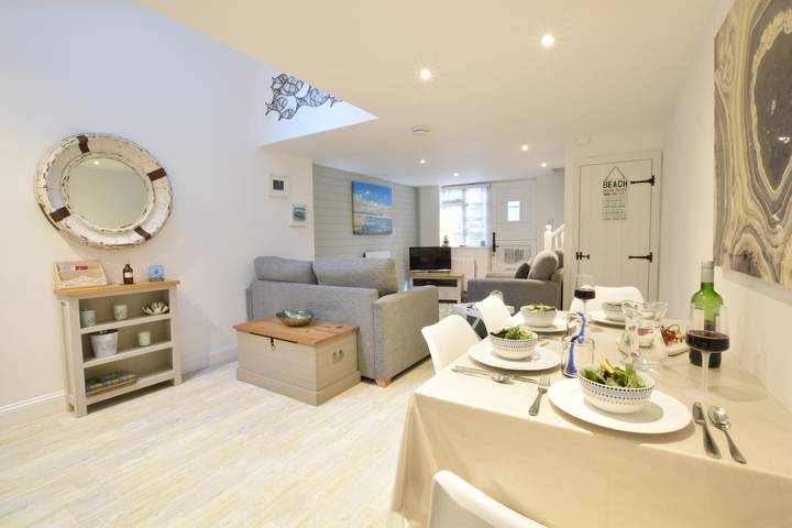 Log cabin for 4 people, with garden in Southwold