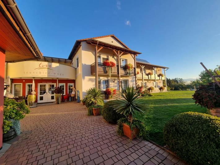 Hotel für 5 Personen, mit Terrasse und Garten sowie Ausblick in Bad Waltersdorf