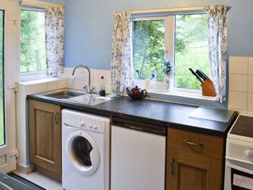 Log Cabin for 4 People in Aston, Peak District, Photo 1
