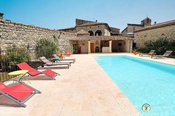 Gîte pour 4 personnes, avec vue ainsi que terrasse et piscine à Saint-Maurice-d'Ibie