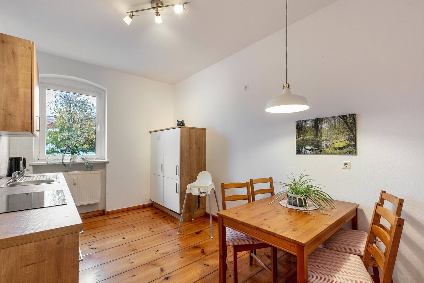 Ganze Wohnung, Ferienwohnung 'Im Herzen Templins Obergeschoss' mit gemeinsamer Terrasse, Garten und Wi-Fi in Templin, Barnimerland Region