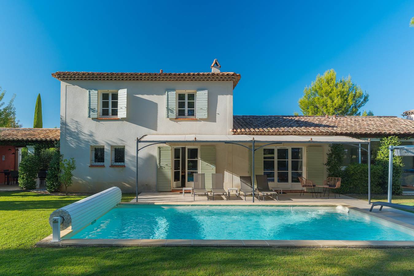 Villa met privézwembad aan golfbaan, Wi-Fi en airco in Mallemort, Arles en omgeving