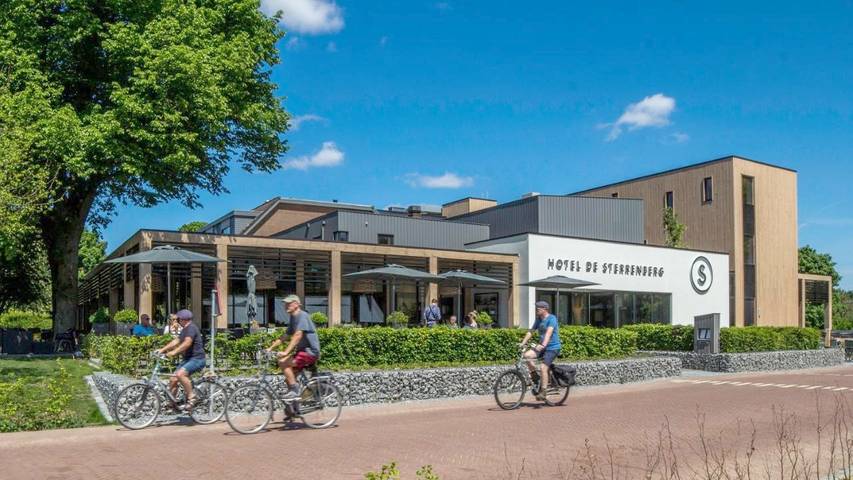 Hôtel pour 2 personnes, avec sauna ainsi que piscine et jardin