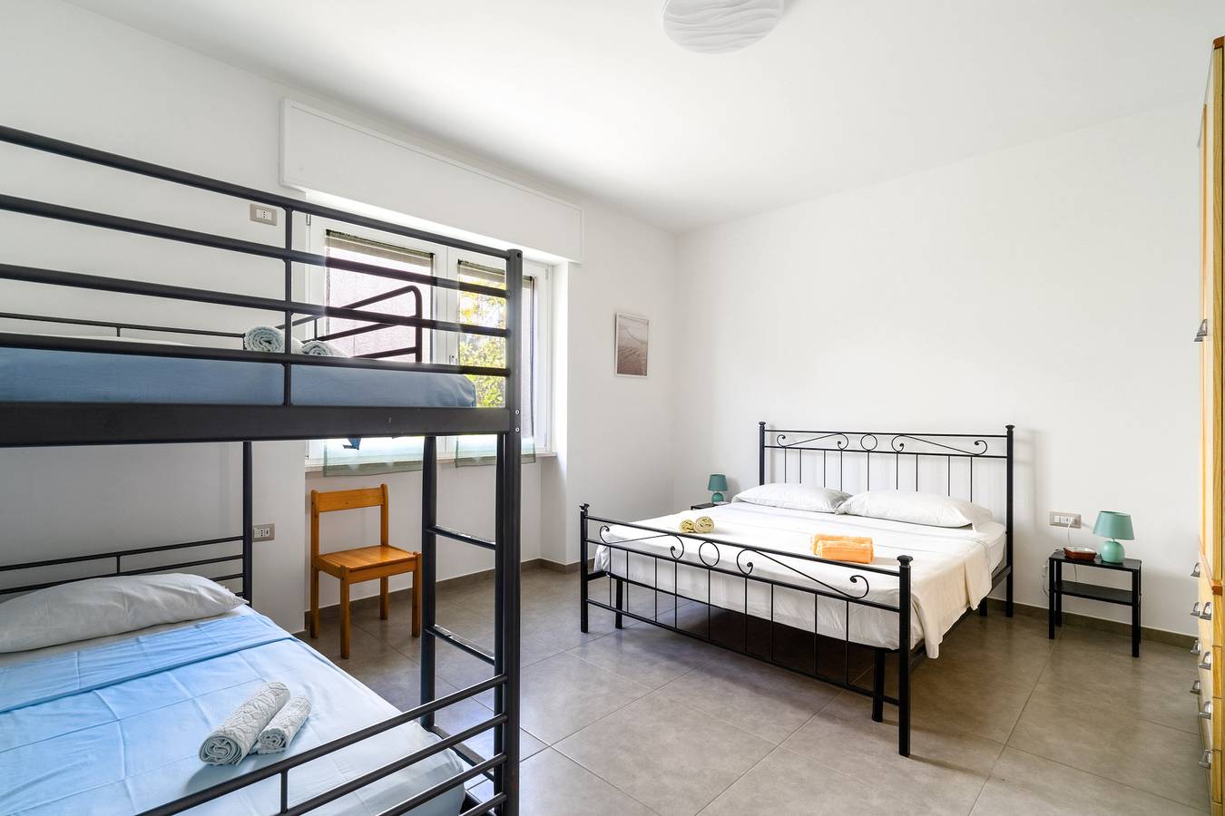 Appartamento intero, Appartamento 'In Collina' con terrazza privata, Wi-Fi e aria condizionata in Matino, Golfo di Taranto