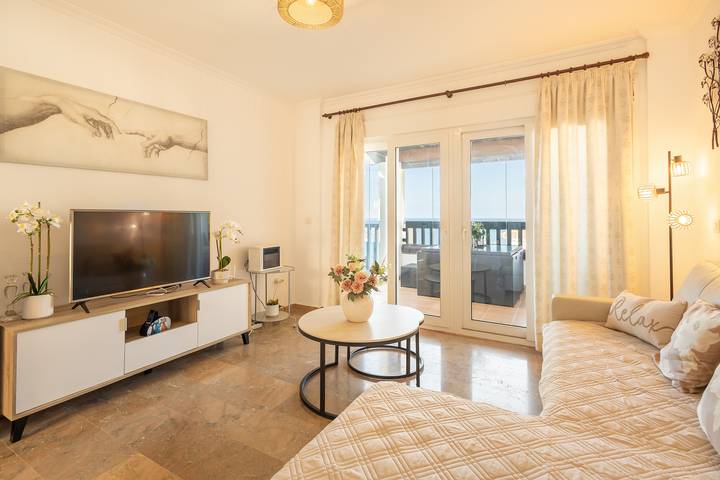 Puerta Del Mar Penthouse Beachfront in Urbanizacion Calahonda, Mijas