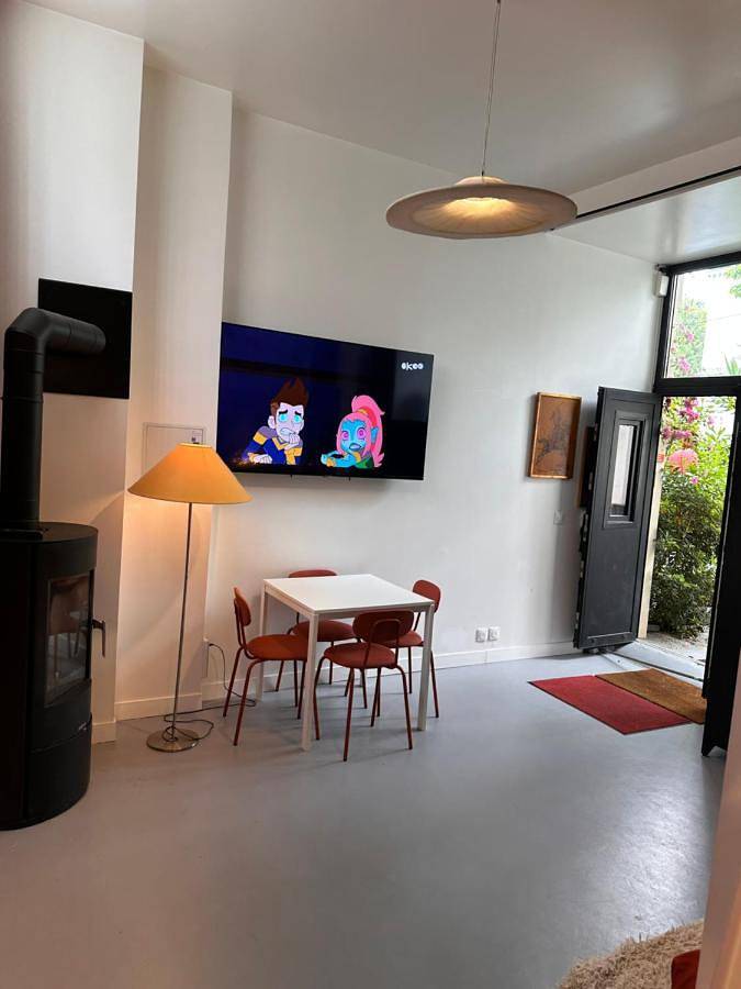 Appartement entier, Orange Studio in Bois-Colombes, Hauts-de-Seine