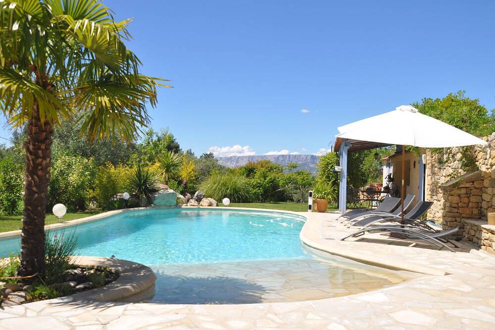Wunderschönes Anwesen in der Provence mit Blick auf Ste Victoire in Trets, Aix-en-Provence und Umgebung