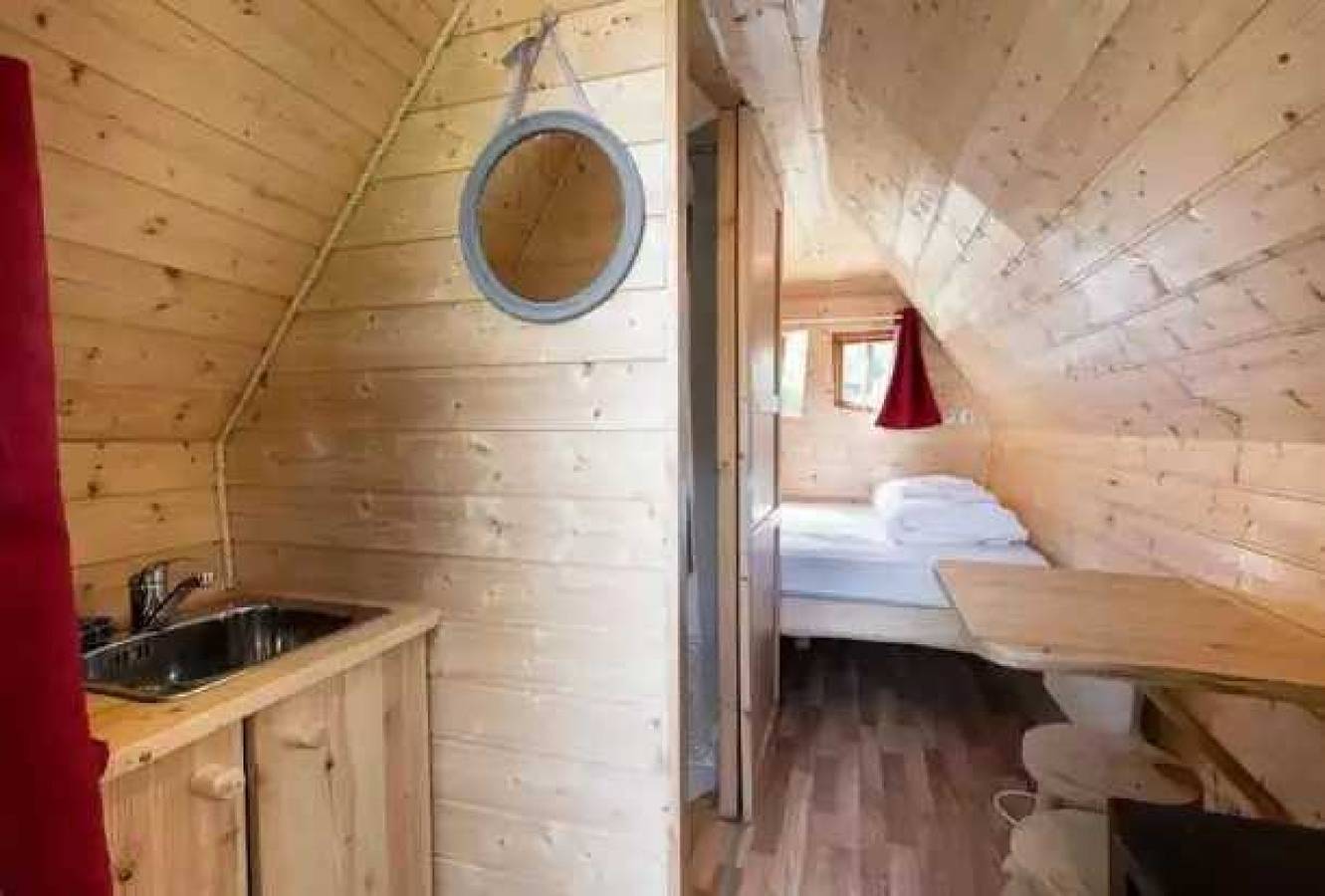 Zecamping 2 étoiles piscine couverte animaux acceptés locatif 6m2 2 pers in Bar-sur-Aube, Aube