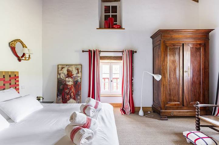 Location de vacances pour 10 personnes, avec jardin dans Office De Tourisme De Sare - 4