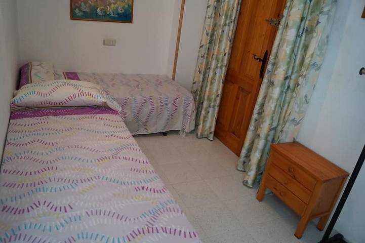 Haus 6 Pers, 700 m vom Strand entfernt in einem Wohngebiet mit Pool in Playa Moncayo, Guardamar del Segura