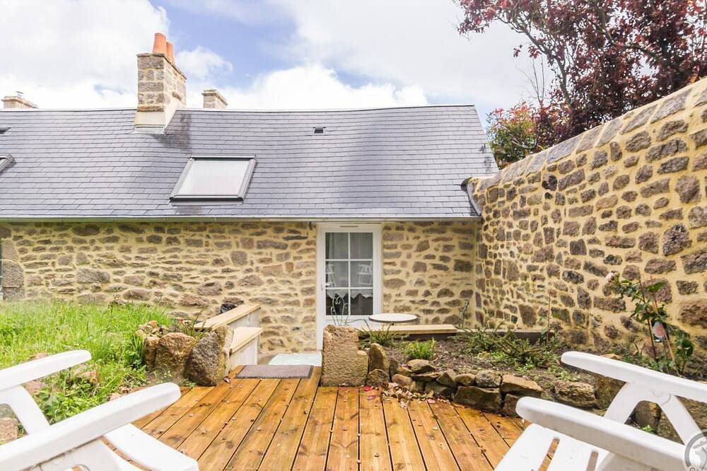 Charmante Maison en Pierre avec Jardin Privé in Gatteville-le-Phare, Région de Cherbourg