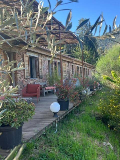 Chambre d’hôte pour 2 personnes, avec piscine ainsi que vue et terrasse en Corse-du-Sud - 3