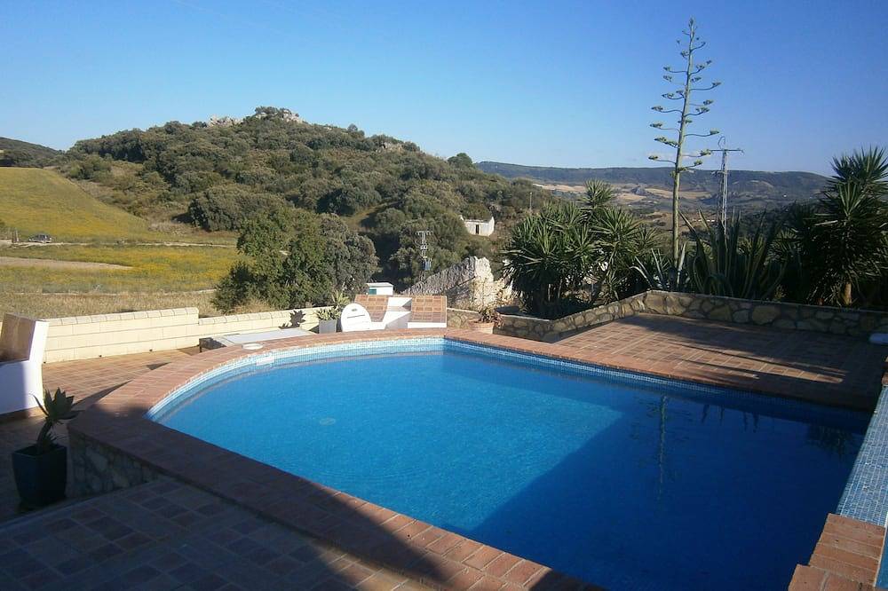 Apartamento entero, Casa Dali Con Su Propia Piscina Privada Y Area De Patio. in Pruna, Provincia de Sevilla