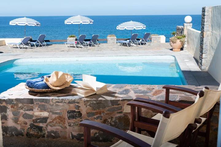 Appart’hôtel pour 4 personnes, avec piscine ainsi que jardin et vue