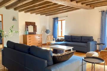 Cottage pour 19 personnes, avec piscine, animaux acceptés à Chevannes (Loiret)