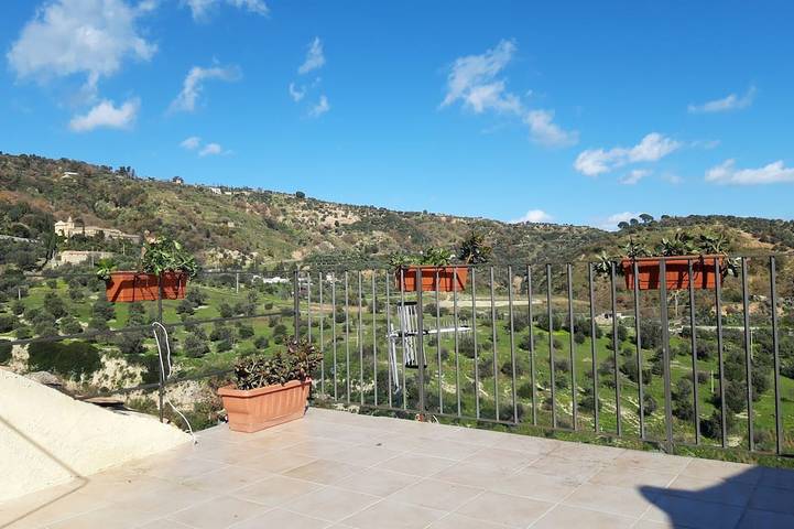 Adamo Terrasse mit Meerblick in Badolato, Catanzaro Provinz
