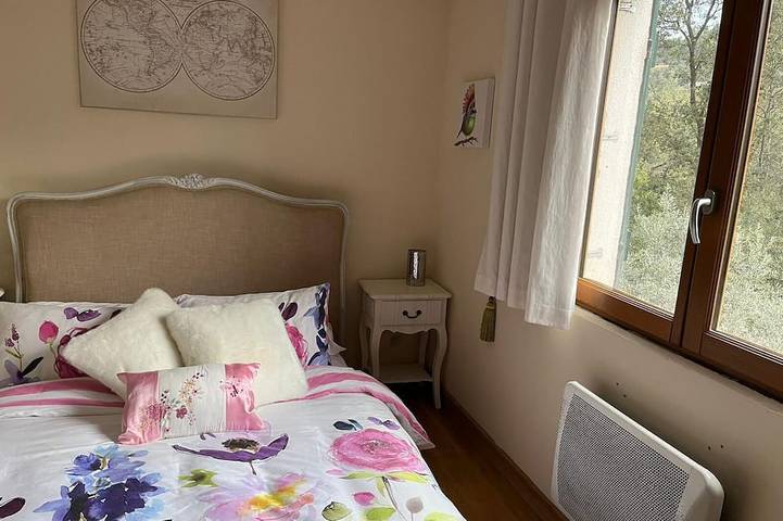 Location de vacances pour 8 personnes, avec terrasse et jardin à Claviers - 4