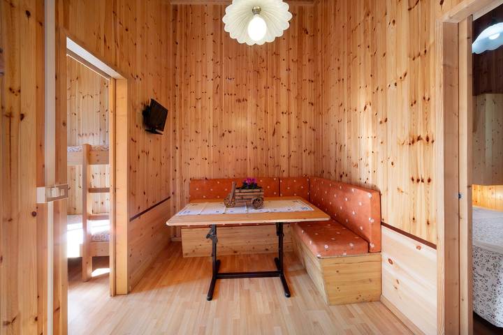 Casa vacanze "Casa Genziana" con vista sulle montagne, Wi-Fi e giardino in Comune di Barzio, Prealpi Bergamasche Occidentali