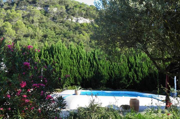 Location de vacances pour 6 personnes, avec Jacuzzi ainsi que Terrasse et Jardin dans La Ceze La Roque Sur Ceze