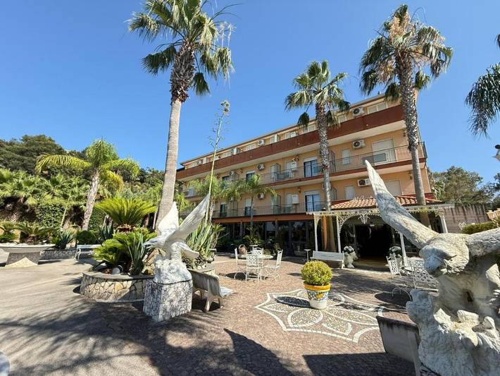 Appartamento per 4 persone, con giardino e panorama a Giugliano in Campania