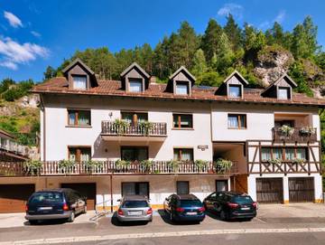 Ferienwohnung für 4 Personen, mit Garten und Terrasse, kinderfreundlich in Pottenstein