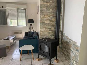 Gîte pour 6 personnes, avec vue et terrasse à Aste-Béon