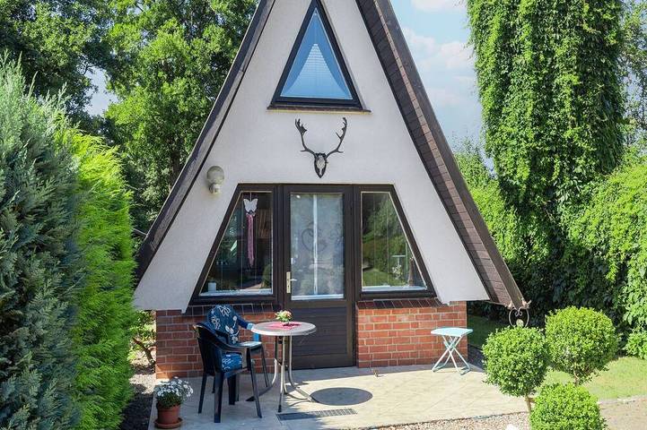 Ferienhaus für 2 Personen, mit Terrasse und Garten