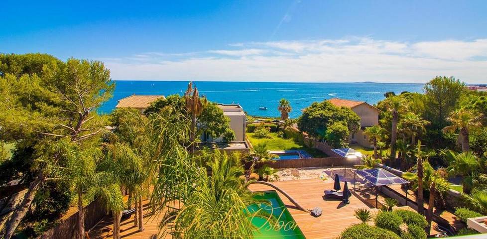 Villa pour 8 personnes, avec Terrasse ainsi que Jardin et Piscine