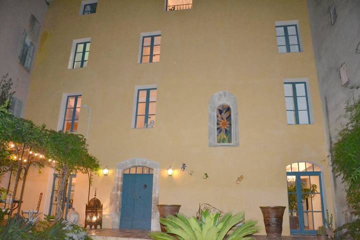 Location de vacances pour 3 personnes, avec jacuzzi et terrasse à Besse-sur-Issole - 2