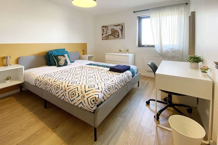 Appartement entier, A1 - Appartement 14 pers • Antony-Orly • Parking in Antony, Hauts-de-Seine