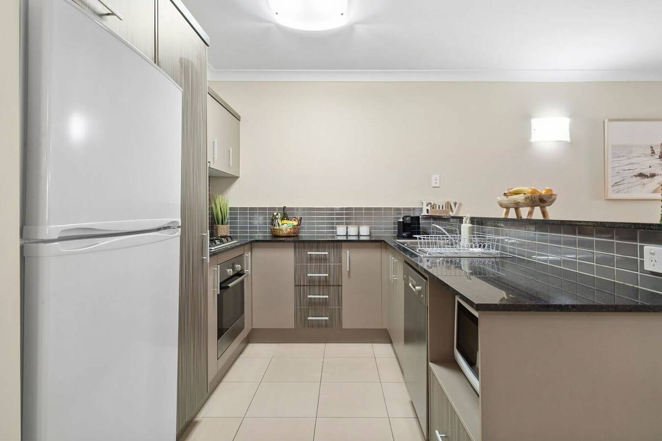 Entire apartment, Lux Resort - 9 Pools  Gym   free parking in Parramatta Park, Cairns