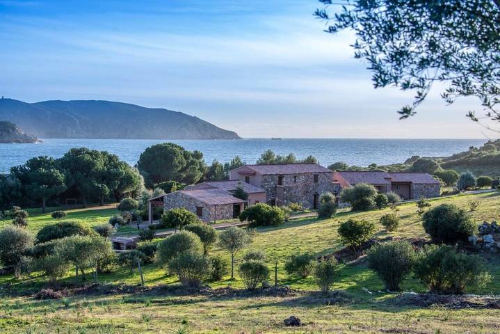 Gîte pour 4 personnes, avec jardin dans Plage d'Arone - 2
