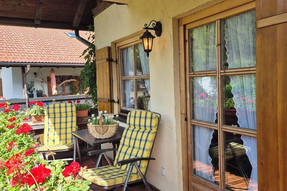Ganze Wohnung, Gemütliche Einzimmer-Wohnung mit Blick auf die Berge in Oberau, Bayerische Alpen