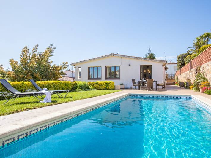 Ferienhaus für 6 Personen, mit Terrasse und Garten in Blanes
