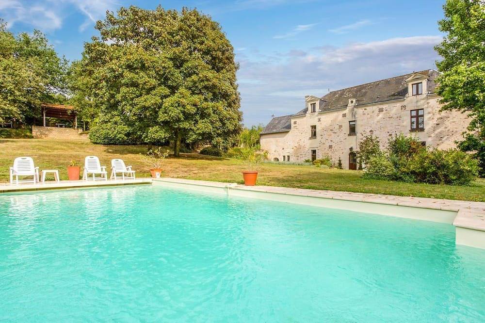 Manoir De Levesque - Sieben Schlafzimmer Villa, Schläft 14 in Les Verchers-sur-Layon, Loire-Tal